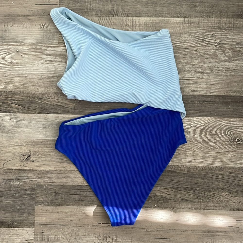 Beach Riot Celine one piece - Picture 4 of 6